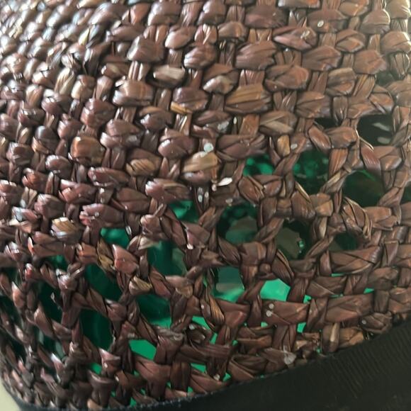 Vintage straw Cloche hat with Feather pin - Picture 5 of 7